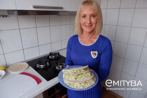 Tortilija su kopūstu ir virta vi&scaron;tiena