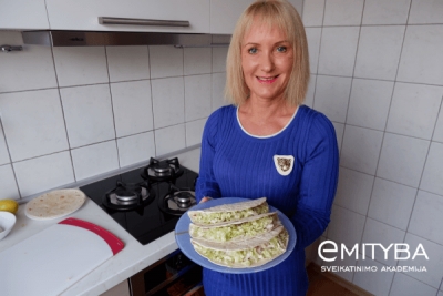 Tortilija su kopūstu ir virta vi&scaron;tiena