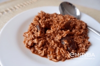 Avižų dribsniai su kakava ir datulėmis